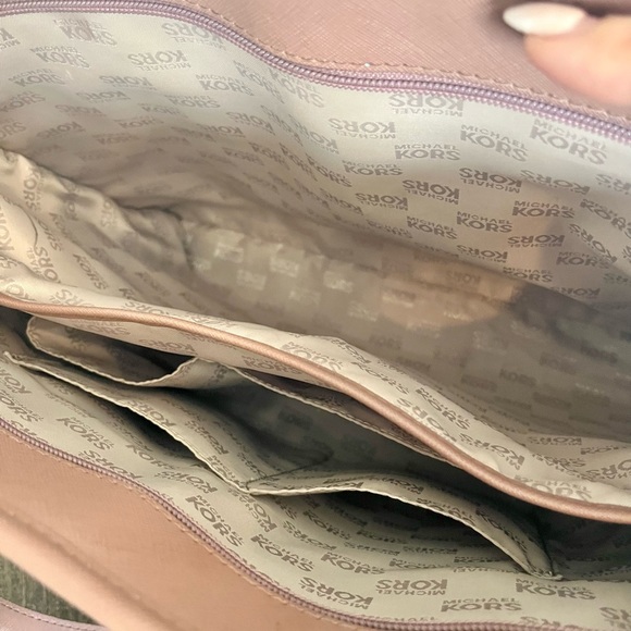 Michael Kors Jet Set Leather Tote in Powder Blush - Picture 9 of 12